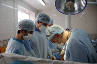 Краснодарские онкологи провели сложнейшую операцию: удалили пациентке крупную опухоль, поразившую несколько органов